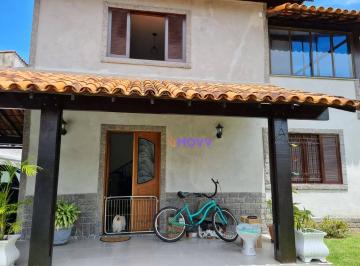 ecf09065f80023792bf2437d4dc1f92d978943aa · Casa de 5 quartos na quadra da lagoa