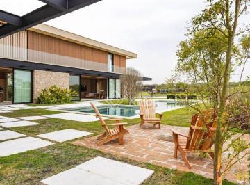 584f715ff943920af3af37d84aeefd975a8a882a · Casa à venda no Condomínio Fazenda Boa Vista em Porto Feliz/SP
