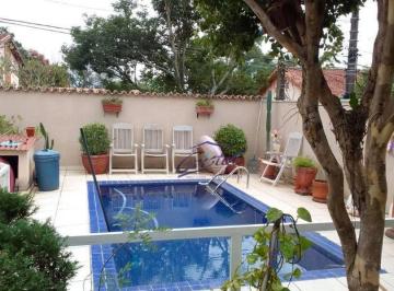 f179d0a4fbb72c79b2fbd743e0331fa4bbd88641 · Casa 5 dorms, 3 suites, Piscina