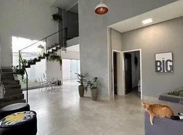 Casa · 106m² · 3 Quartos · 4 Vagas · Casa com 3 quartos à venda no Bairro Granada - Uberlândia/MG