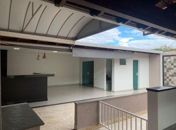 Casa · 219m² · 3 Quartos · 3 Vagas · Casa à venda, 219 m² por R$ 750.000,00 - Santa Mônica - Uberlândia/MG