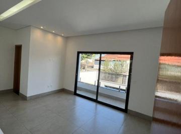 Casa · 136m² · 3 Quartos · 2 Vagas · Sobrado com 3 quartos à venda, bairro Santa Mônica - Uberlândia/MG