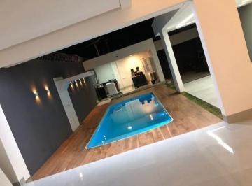 Casa · 250m² · 4 Quartos · 4 Vagas · Casa com 4 quartos à venda no Bairro Laranjeiras - Uberlândia/MG