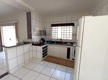 Casa · 139m² · 3 Quartos · 2 Vagas · Casa com 3 quartos à venda no Bairro Bom Jesus - Uberlândia/MG