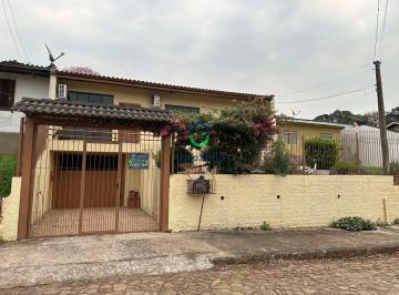 Casa · 235m² · 4 Quartos · Casa à venda no bairro Centro - Carazinho/RS
