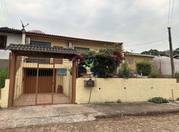 Casa · 235m² · 4 Quartos · Casa à venda no bairro Centro - Carazinho/RS