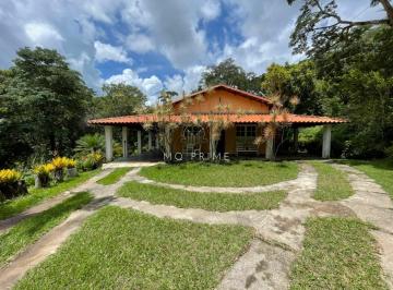 Casa · 300m² · 4 Quartos · Sitio no Condomínio Ipê Amarelo