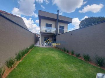 f8083a49e117b6b4ef56a8e4f4116cee8f40950b · Casa Moderna de 3 Suítes à Venda em Alvinópolis, Atibaia/SP - Espaçosa e com Espaço Gourmet