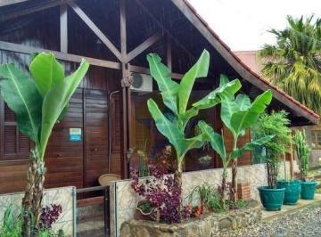 c5bbfe3cb78ebd1f2633ac6bce1dc2b1d7993d9d · Chalé com 3 dormitórios à venda, 150 m² por R$ 850.000 - Caetetuba - Atibaia/SP