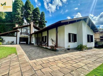 Casa · 242m² · 3 Quartos · 1 Vaga · Casa grande de alvenaria em amplo terreno!!