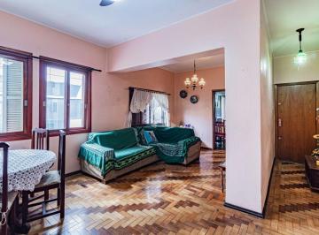 246629_iN1bY191g27Qx6j_2466296380fae5b22bf.jpg · Apartamento de 3 quartos com SACADA e dependência de empregada completa no bairro Floresta em Porto