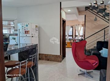 496547_i9WY9a4939Y_49654767f0192f94401.jpg · Casa tipo sobrado com 4 dormitórios, 1 suíte, 2 banheiros, ampla sala, cozinha, lavandeira, sótão, 2