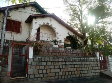 208652_i1F21WH6399t2ybI_20865261604601bf1ab.jpg · Casa com 4 dormitórios e linda vista panorâmica no bairro Medianeira