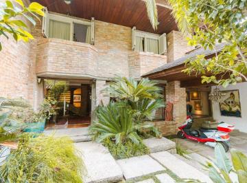 208443_i2o9De2841QMq9158G1_20844361713f0b3fbbb.jpg · CASA COM ARQUITETURA URUGUAIA  JARDIM ISABEL