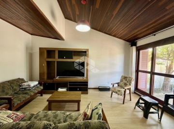 Casa · 207m² · 3 Quartos · 2 Vagas · Sobrado com 03 dormitórios, 1 suíte, 3 vagas, localizado na Vila Nova, Porto Alegre