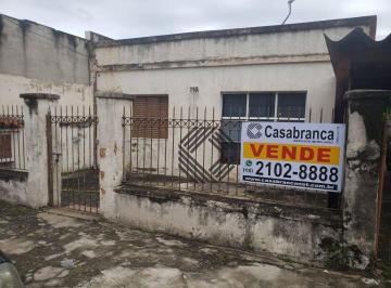 135d0cc3df67b63c1bbfc6aab8eb0a9a440c63e2 · Excelente terreno 700 m2 com casa antiga para prédio no Campolim, perto das avenidas principais - Pa
