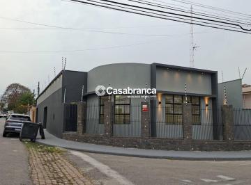 805c5d526d2ef225daee266eef6afe0f53cba25a · Imóvel comercial de esquina com 8 salas e estacionamento amplo para alugar no bairro Santa Rosália