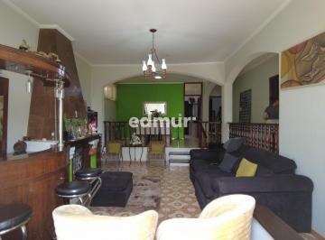 Casa · 254m² · 4 Quartos · Casa à venda - em Utinga