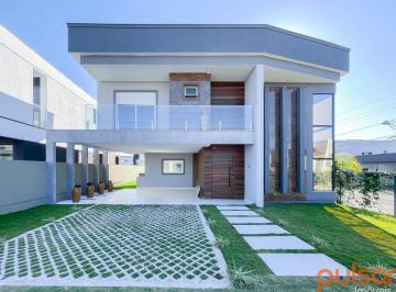 Casa · 212m² · 3 Quartos · 4 Vagas · Casa à venda em condomínio fechado com 3 suítes na Praia dos Ingleses, Florianópolis/SC.