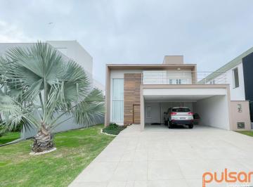 Casa · 305m² · 4 Quartos · 2 Vagas · Casa à venda em condomínio fechado com 4 quartos sendo 3 suítes em Ingleses, Florianópolis/SC.
