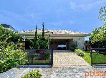 Casa · 198m² · 4 Quartos · 2 Vagas · Casa Terrea na Cachoeira do Bom Jesus, Florianópolis
