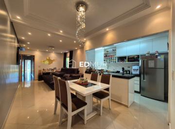 Apartamento · 200m² · 3 Quartos · Apartamento à venda - no Jardim Santo Antônio