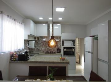 Casa · 216m² · 2 Quartos · Casa à venda - no Jardim Santo Antônio