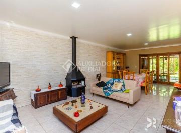 364743_iAt0sh230Y6t_3647436217ed8397f6d.jpg · Casa com 4 suítes e uma incrível vista para o Guaíba no bairro Tristeza