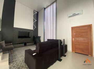 Living · Sobrado de alto padrão, com 3 suítes, sauna e pátio privativo, a venda
