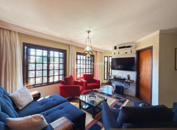 Casa · 284m² · 4 Quartos · 5 Vagas · Ampla casa com 4 quartos, sendo 3 suítes totalmente mobiliada e reformada no bairro Ipanema