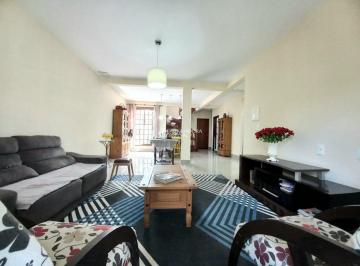391537_iEjmk0W4461b_391537636fd5e1984a0.jpg · Casa com 4 dormitórios no bairro Espírito Santo