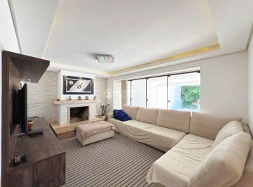 Casa · 240m² · 4 Quartos · 4 Vagas · A casa dos sonhos com 3 quartos e suíte, piscina e vista para o rio no bairro Guarujá