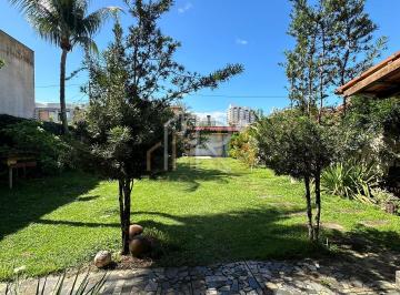 Casa · 450m² · 3 Quartos · 5 Vagas · Casa à venda na Zona Sul com Área verde .
