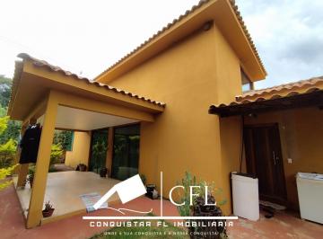 Casa · 235m² · 3 Quartos · 6 Vagas · Casa espaçosa de 3 quartos, incluindo 1 suíte, à venda!