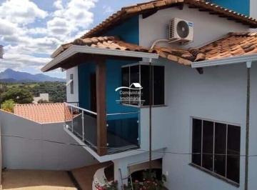 Casa · 3 Quartos · 2 Vagas · Casa à venda no bairro Centro - Brumadinho/MG