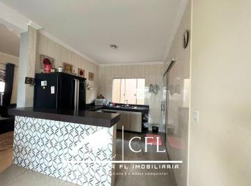 Casa · 240m² · 3 Quartos · 2 Vagas · Casa à Venda