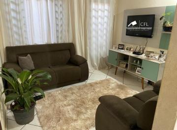 Casa · 80m² · 3 Quartos · 2 Vagas · Casa com 3 Quartos, Suíte e Vaga para até 2 Carros - Aceita Financiamento!
