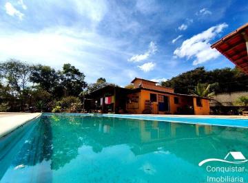 Casa · 300m² · 3 Quartos · 5 Vagas · Casa