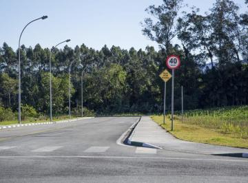 Terreno · 360m² · Loteamento em Santo Amaro da Imperatriz, lotes comerciais e residenciais.