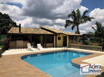 fbcb5e73afd364241b8b753eed1f1689e4ffaabb · Casa com 4 dormitórios - Espaçosa, confortável e com piscina, área gourmet e campinho à venda, 587 m