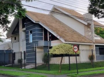 Casa · 330m² · 4 Quartos · 4 Vagas · Exelente casa no centro de Maringá