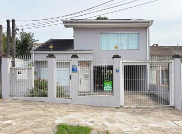 Casa · 440m² · 5 Quartos · 4 Vagas · 2 casas casas em um terreno ,  ideal para uma família grande!