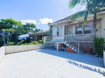 Casa · 330m² · 4 Quartos · 2 Vagas · Casa à venda em Porto Alegre, no bairro Três Figueiras.