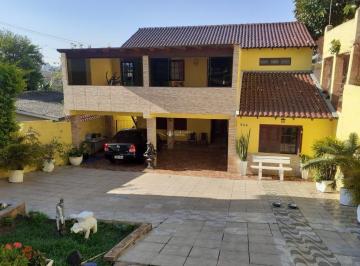 42761_iqJ5fgfnZ05yy344801G_4276165257ff18b5f9.jpg · Incrível casa com piscina, 3 dormitórios, salão de festas e amplo terreno