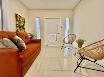 Casa · 167m² · 3 Quartos · 2 Vagas · Aconchegante e tranquilidade são sinônimos deste s