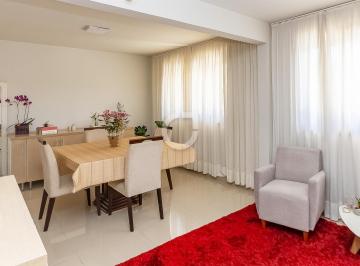 Sala de Jantar · Um espaçoso e aconchegante triplex é o que você e