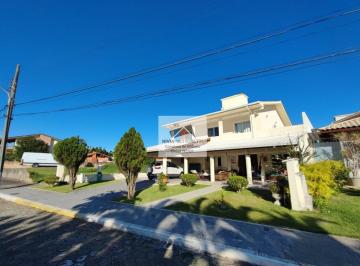 Casa · 580m² · 6 Quartos · 3 Vagas · Área nobre do bairro e 100 metros até a praia!