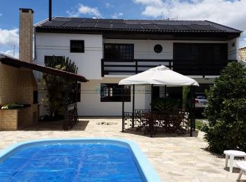 Casa · 300m² · 2 Quartos · 7 Vagas · Excelente residência em 2 pavimentos, no Pineville