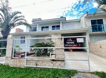 Casa · 240m² · 5 Quartos · 2 Vagas · Casa 5 quartos próximo a Praia Central e Morrinhos Garopaba Santa Catarina