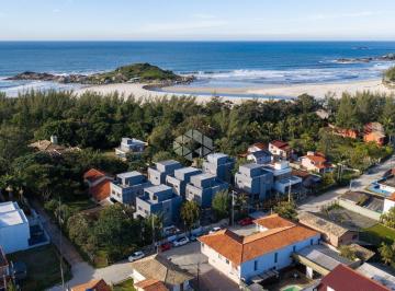 Casa · 141m² · 3 Quartos · 2 Vagas · CASA À VENDA NA FERRUGEM A PASSOS DA PRAIA